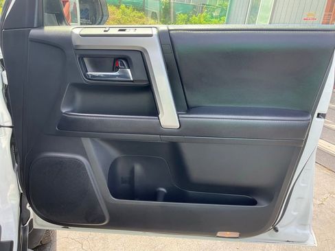 Used 2018 Toyota 4Runner SR5 RWD image 75