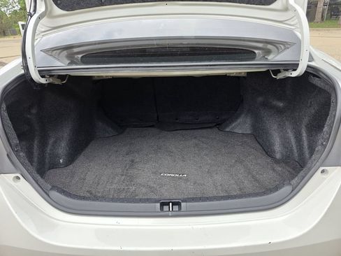 Used 2017 Toyota Corolla SE w/ Carpet Mat Package (TMS) FWD image 16