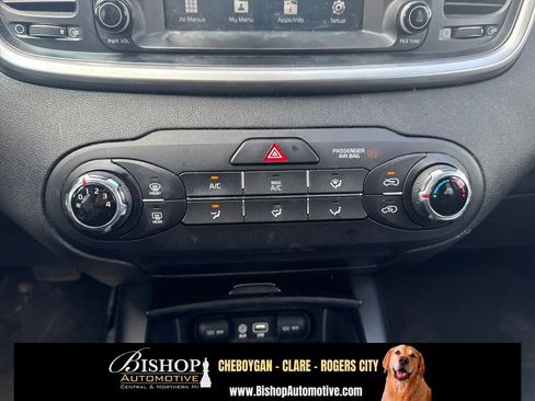 Used 2020 Kia Sorento LX FWD image 19