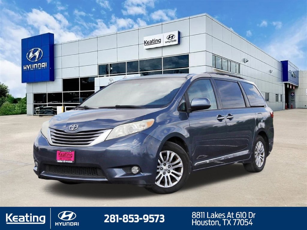 Used 2015 Toyota Sienna XLE FWD image 1
