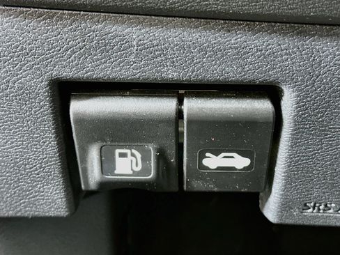 Used 2024 Nissan Versa SR w/ Trunk Package FWD image 17