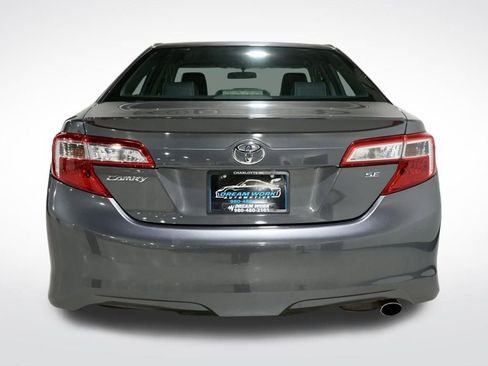 Used 2014 Toyota Camry SE image 6