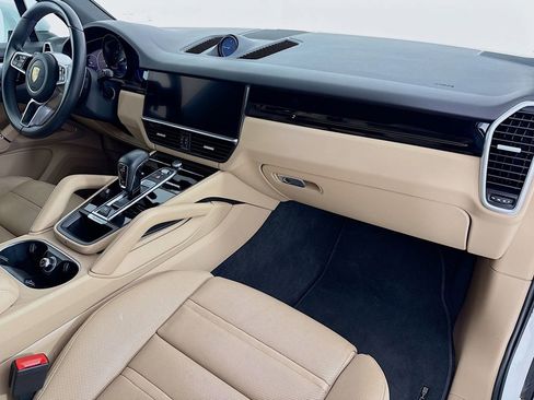 Certified 2023 Porsche Cayenne image 30