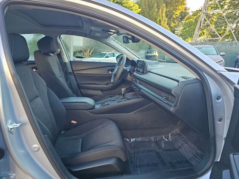 Used 2023 Honda Accord EX image 11