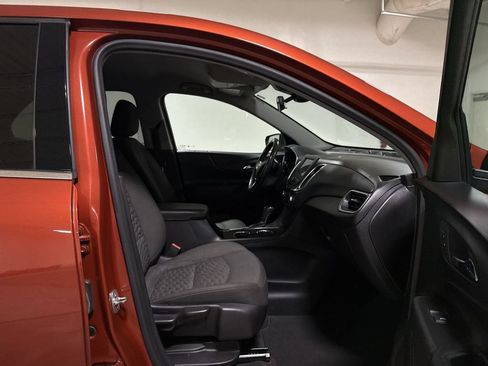 Used 2020 Chevrolet Equinox LT w/ Driver Convenience Package FWD image 21