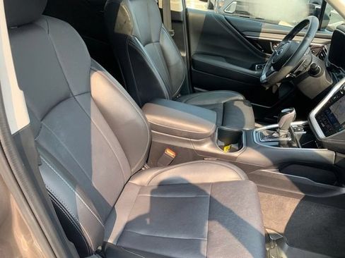 Used 2023 Subaru Outback Limited AWD/4WD image 10