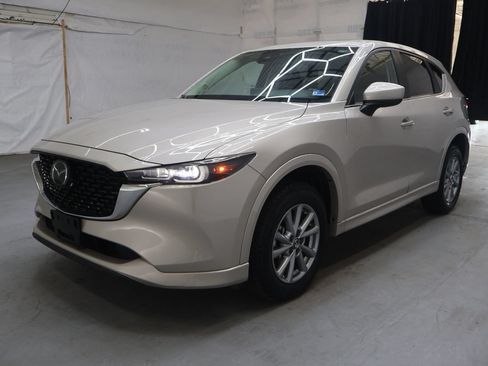 Used 2025 MAZDA CX-5 AWD 2.5 S w/ Preferred Package image 3