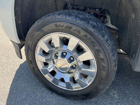 Used 2016 GMC Sierra 2500 Denali w/ Driver Alert Package AWD/4WD image 8