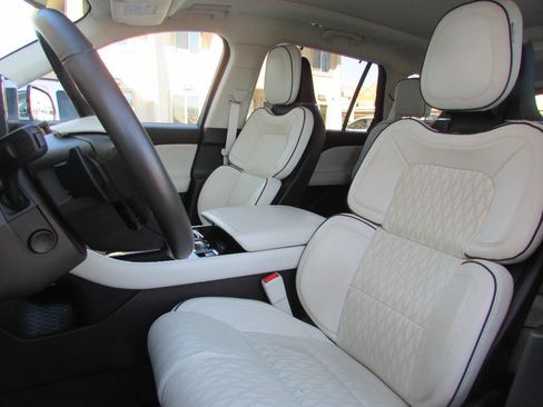 Used 2020 Lincoln Aviator Black Label Grand Touring w/ Class IV Trailer Tow Package image 12