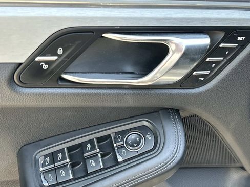 Used 2015 Porsche Macan Turbo AWD/4WD image 20