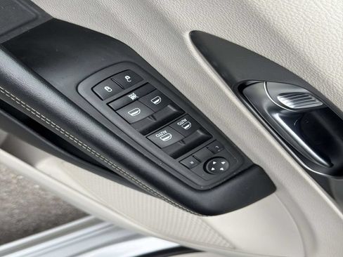 Used 2022 Chrysler Pacifica Touring-L FWD image 21