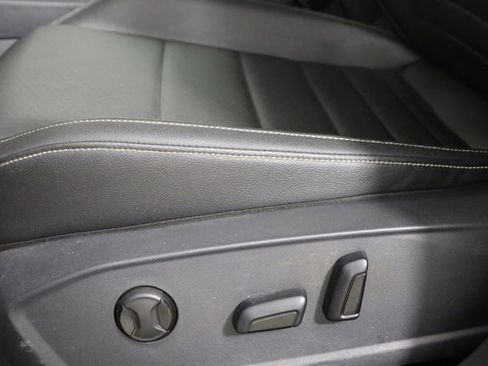 Used 2023 Volkswagen Jetta SE w/ Panoramic Sunroof Package FWD image 23