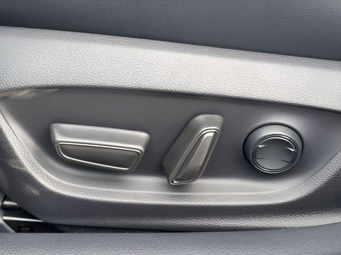 New 2026 Toyota Prius Plug-In Hybrid FWD image 21