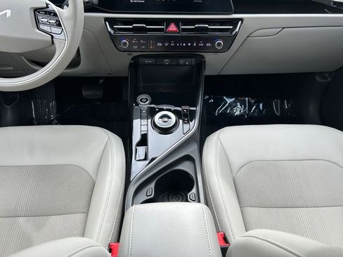 Used 2023 Kia Niro Wind w/ Wind Preserve Package FWD image 13