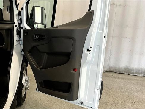Used 2023 Ford Transit 350 XLT image 25