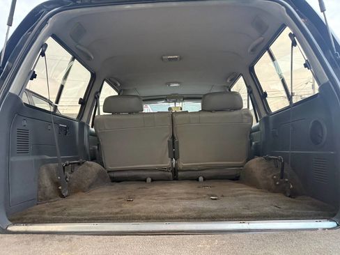 Used 1993 Toyota Land Cruiser Base AWD 4dr SUV image 57
