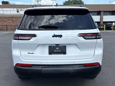Used 2023 Jeep Grand Cherokee L Altitude AWD/4WD image 7
