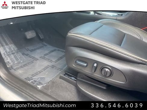 Used 2023 Chevrolet Traverse Premier w/ Redline Edition image 25