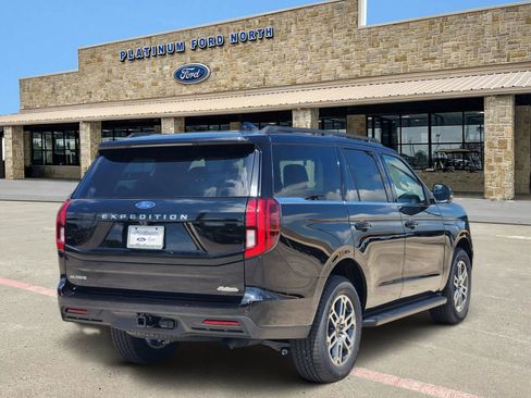 New 2026 Ford Expedition Active RWD image 5