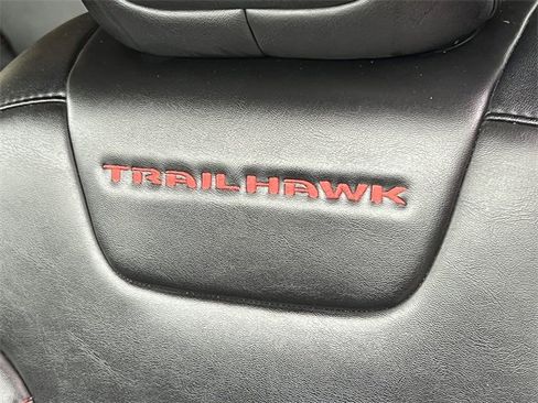 Used 2022 Jeep Cherokee Trailhawk image 15