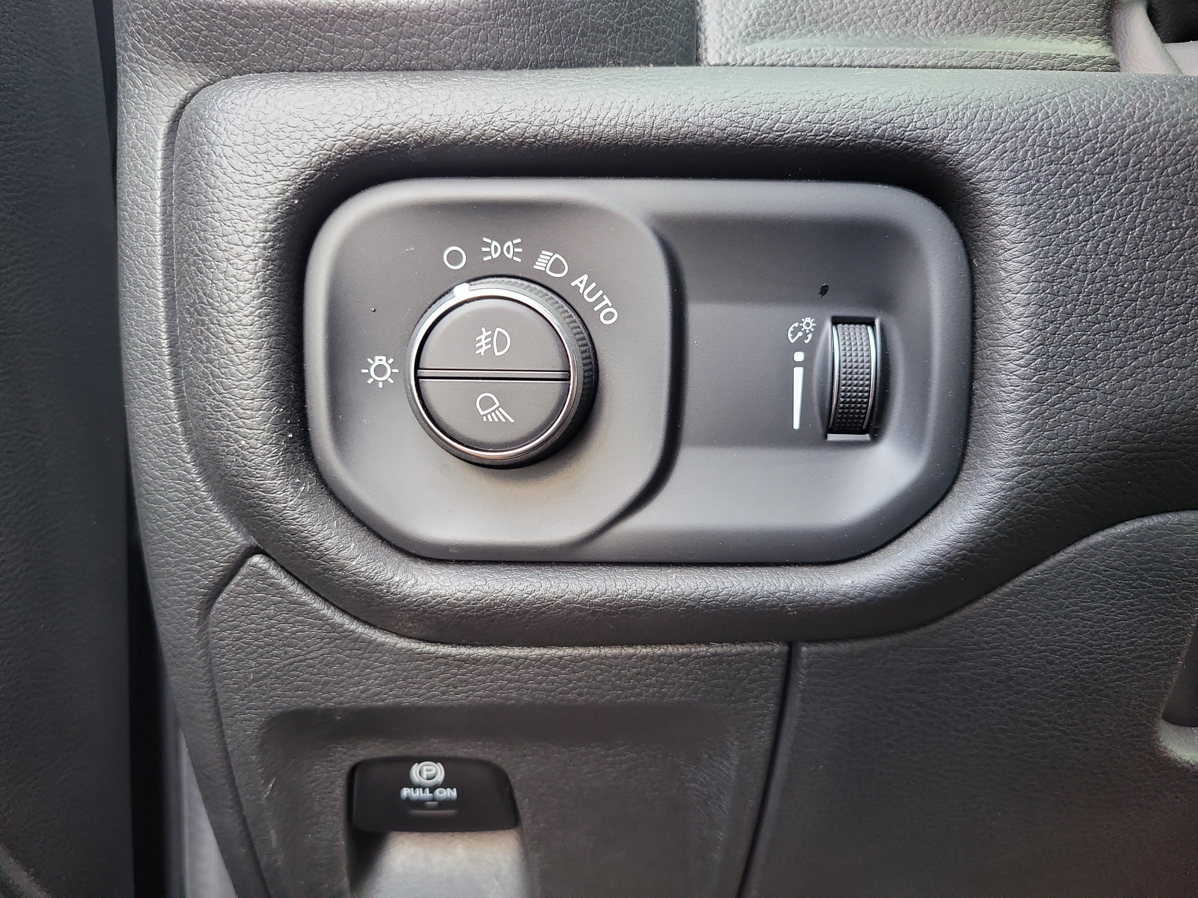 Used 2023 RAM 1500 Big Horn AWD/4WD image 31