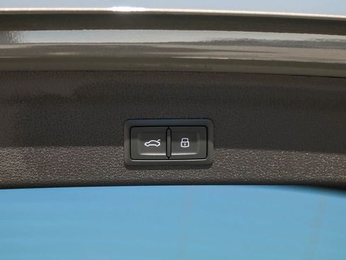 New 2025 Audi Q3 2.0T Premium image 46