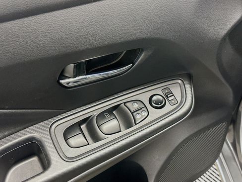 Used 2025 Nissan Versa SV FWD image 15