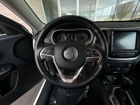 Used 2016 Jeep Cherokee Latitude w/ Cold Weather Group image 22