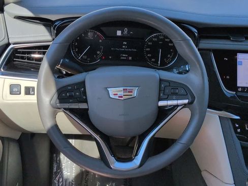 Used 2023 Cadillac XT6 Premium Luxury AWD/4WD image 23