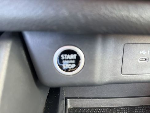 Used 2023 Nissan Rogue SV AWD/4WD image 26