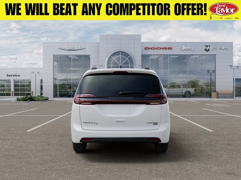 New 2027 Chrysler Pacifica Limited AWD/4WD image 8