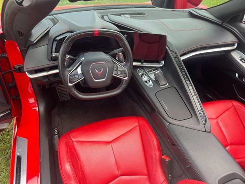 Used 2023 Chevrolet Corvette Stingray Convertible w/ Z51 Performance Package RWD image 21