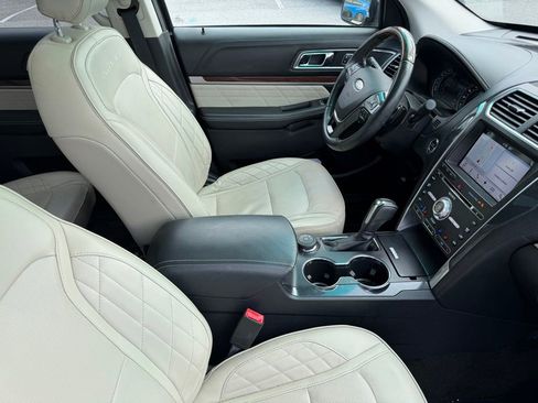 Used 2017 Ford Explorer Platinum AWD/4WD image 17