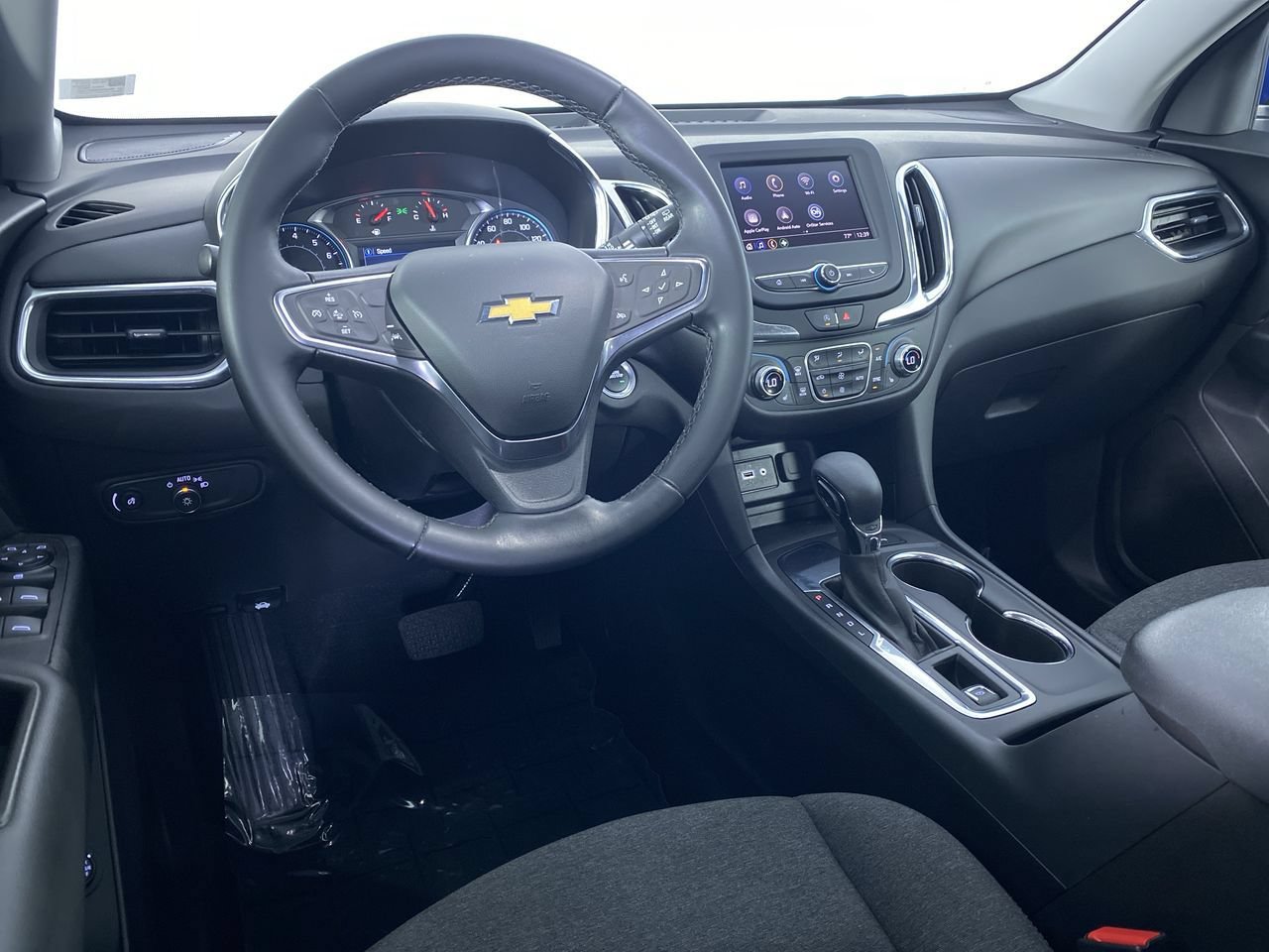 Certified 2024 Chevrolet Equinox LT w/ LPO, Floor Liner Package FWD image 2