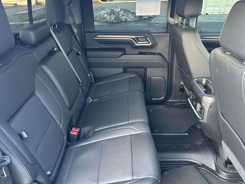 Used 2024 GMC Sierra 2500 Denali w/ Denali Reserve Package image 11