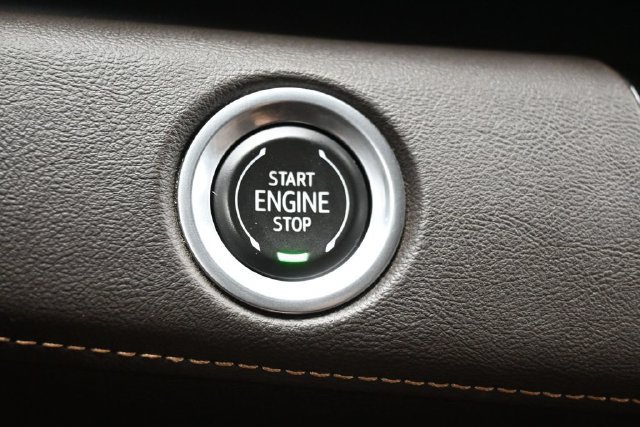 Used 2022 Cadillac Escalade ESV Sport w/ LPO, ONYX Package AWD/4WD image 27
