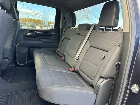 Used 2024 GMC Sierra 1500 Elevation image 17