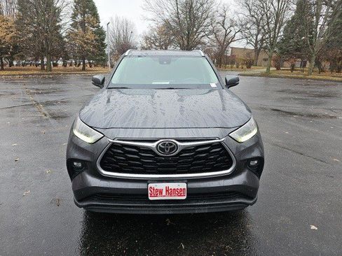 Used 2021 Toyota Highlander Limited image 9