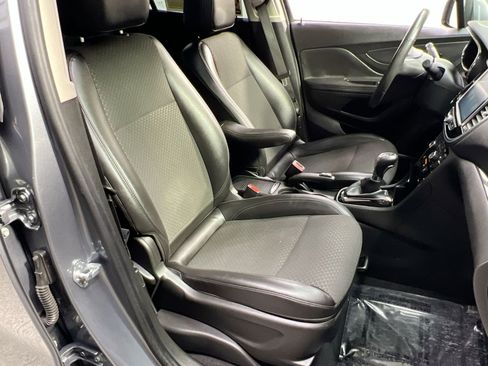 Used 2020 Buick Encore Preferred w/ Safety Package image 31