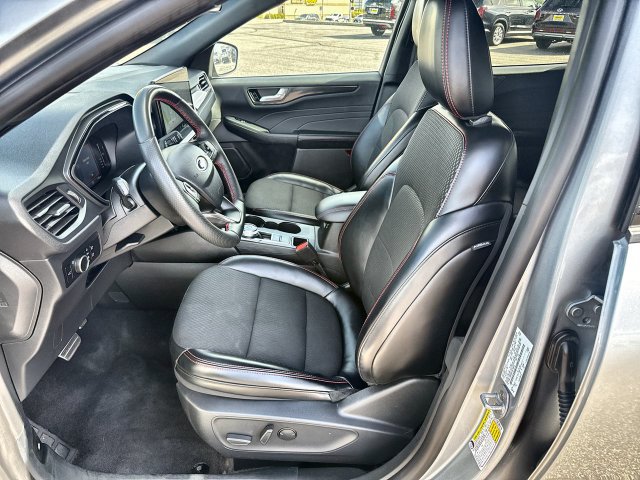 Used 2024 Ford Escape ST-Line w/ Tech Pack #1 AWD/4WD image 11