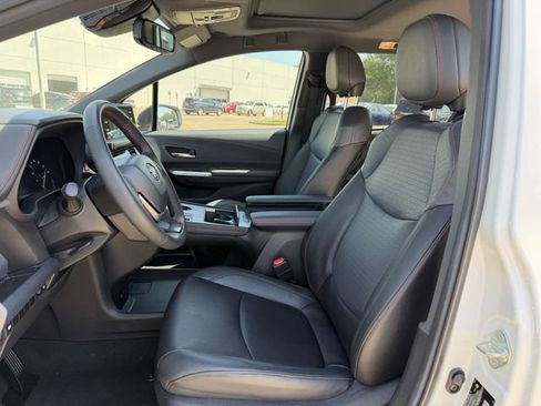 Certified 2024 Toyota Sienna XSE FWD image 26