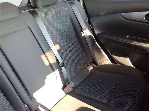 Used 2020 Nissan Rogue Sport S image 18