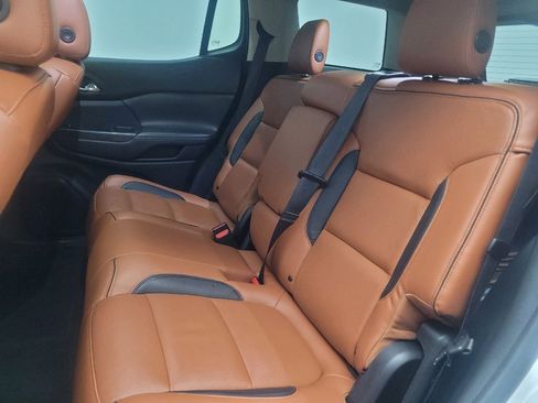 Used 2017 GMC Acadia SLT image 18