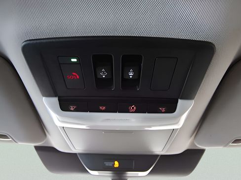 Used 2023 Nissan Pathfinder Platinum w/ Lighting Package (N93) FWD image 21