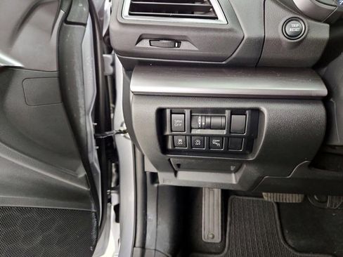 Used 2018 Subaru Crosstrek 2.0i Limited image 5