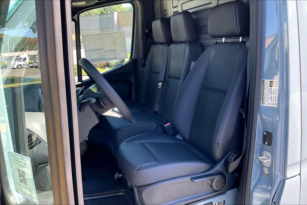 New 2026 Mercedes-Benz Sprinter 2500 image 8