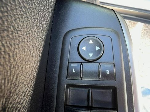 Used 2021 Jeep Cherokee Latitude Plus w/ Mopar Interior Package AWD/4WD image 15