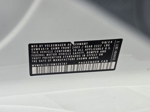 Used 2024 Volkswagen Golf R image 32