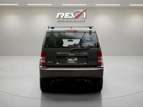 Used 2010 Jeep Liberty Sport image 33