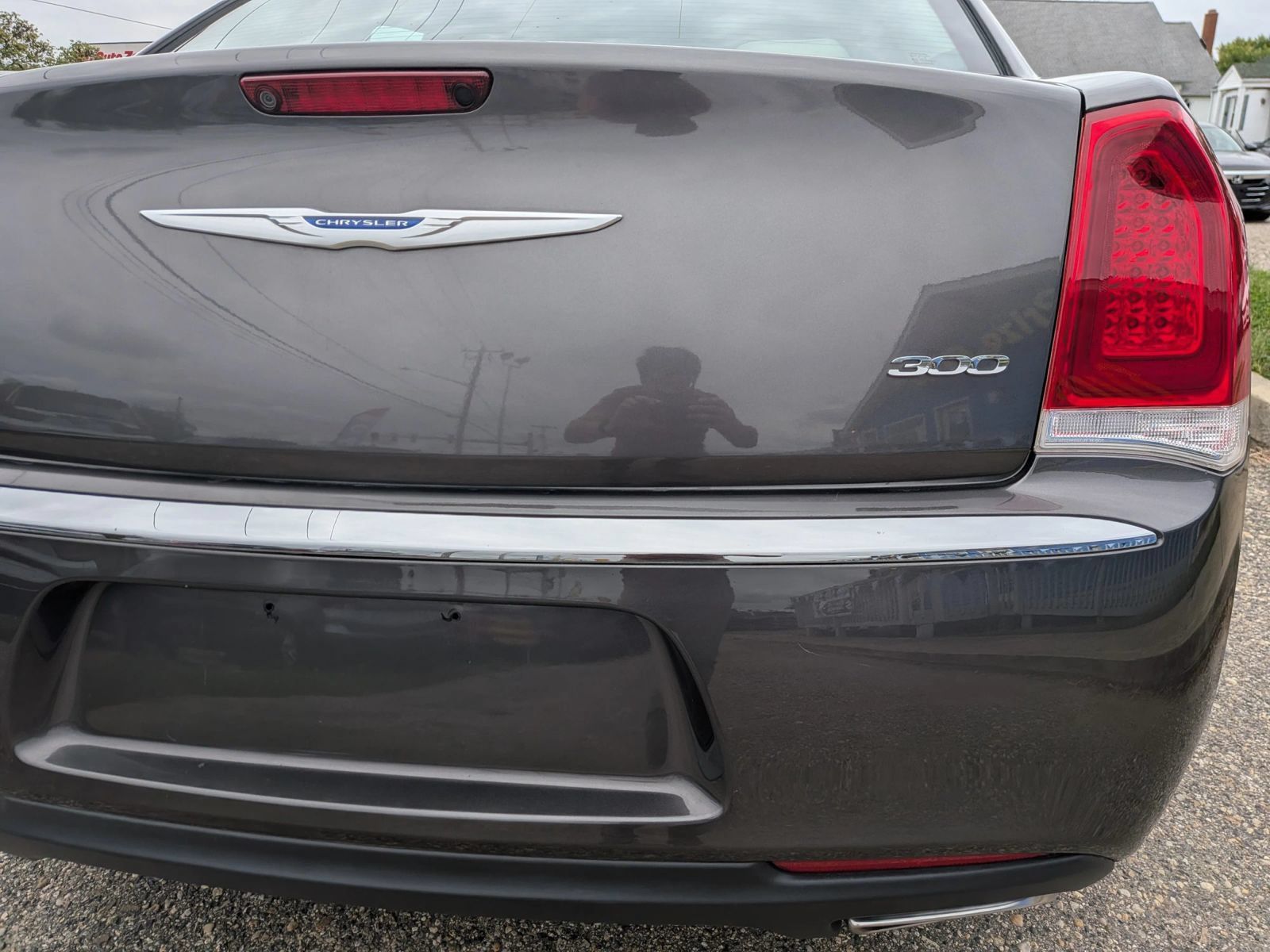 Used 2019 Chrysler 300 Limited RWD image 12